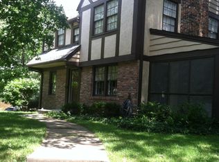 448 W Dartmouth Rd, Kansas City, MO 64113