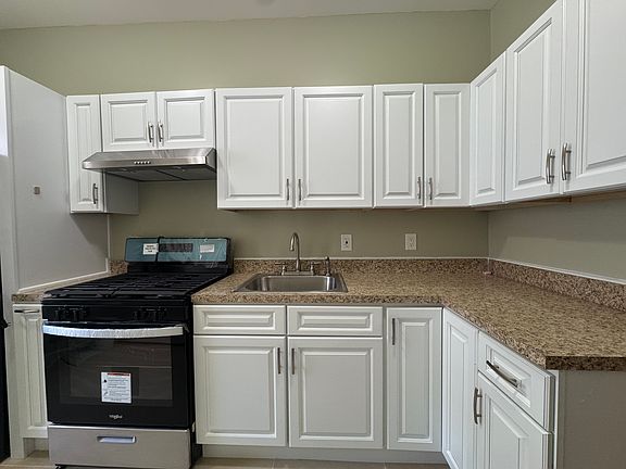 2nd image of 644 Saratoga Ave Floor 2