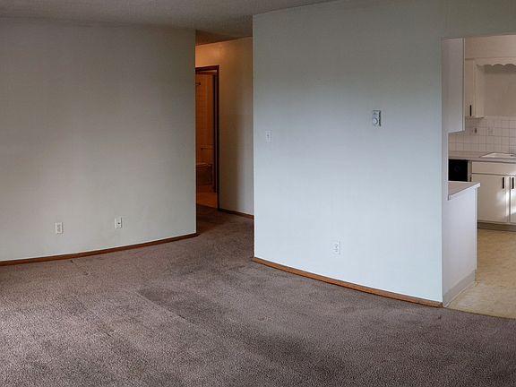 3rd image of 3141 E 37th Ave #706