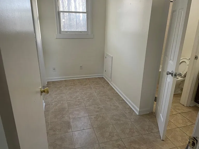 1717 Providence Rd — Photo 14