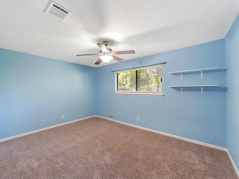 2304 Colleen Dr — Photo 12