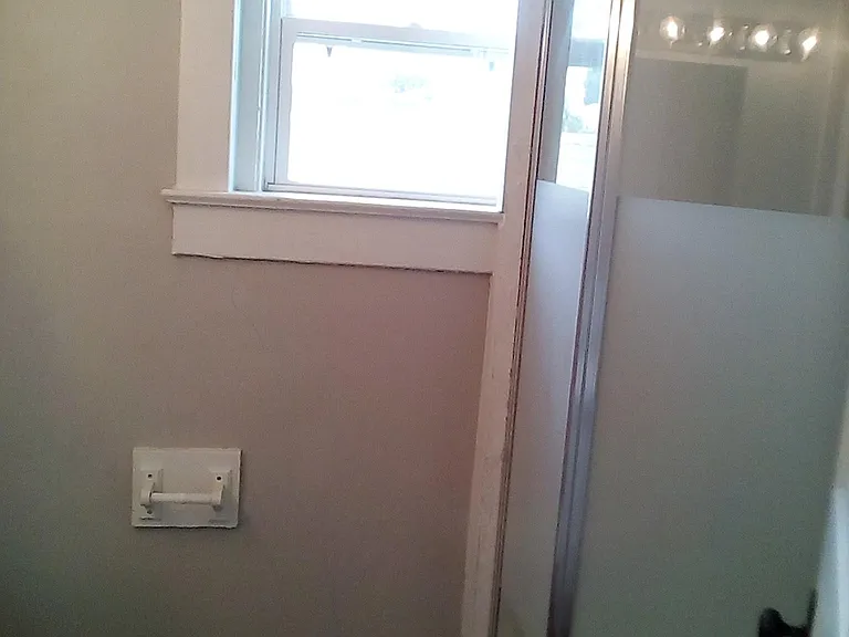 223 E 31st St #1 — Photo 13