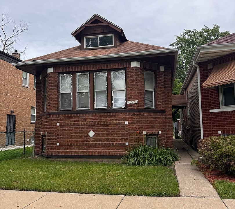 1st image of 8529 S May St