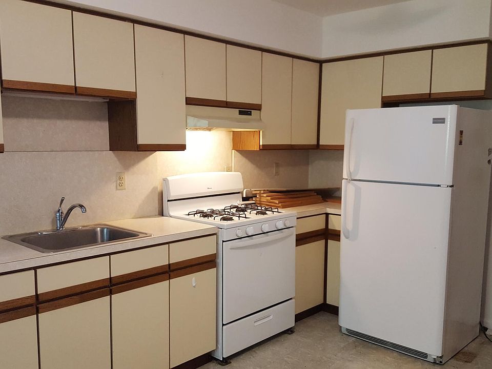 1st image of 321 Bradley Ave