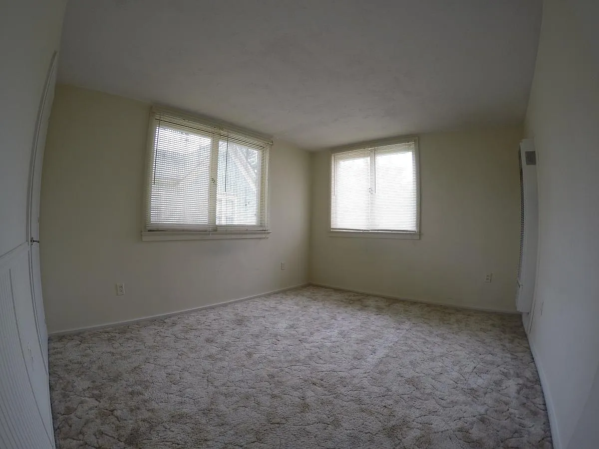 1 bed, 400 sqft, $790 — Photo 4