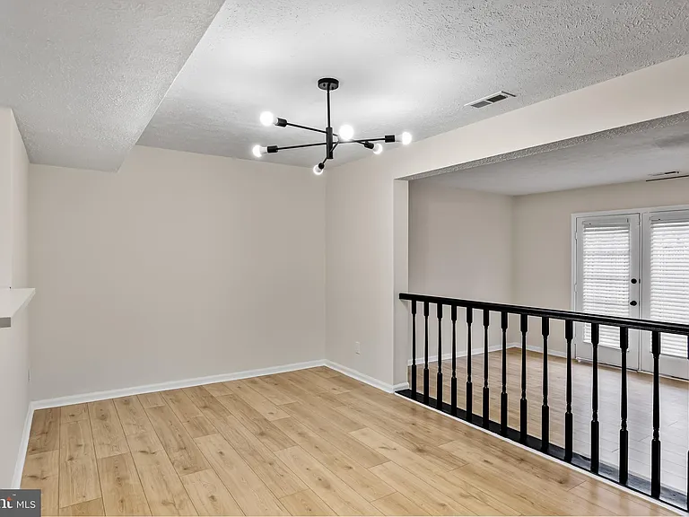 127 Villa Knoll Ct — Photo 9