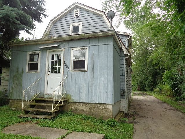 1st image of 1425 Superior St