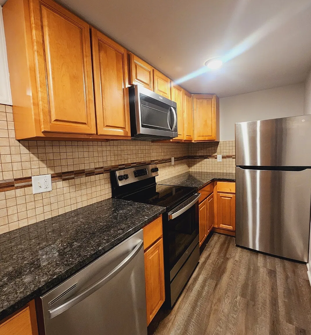 2 bed, 1100 sqft, $1,300 — Photo 2