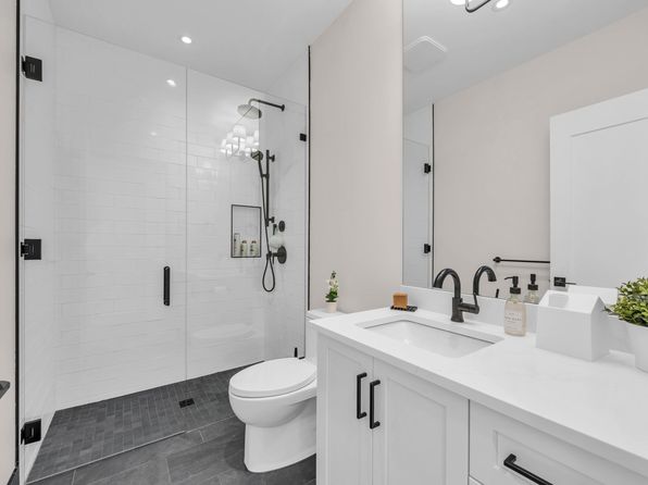 6 bedroom rental in West Vancouver — photo 20
