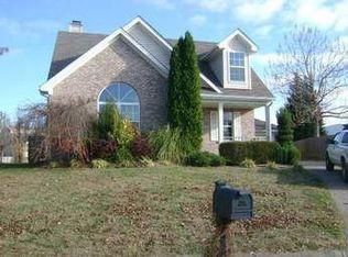 9711 Springwater Ct, Louisville, KY 40229