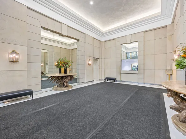 200 East 61st Street image 17 of 17