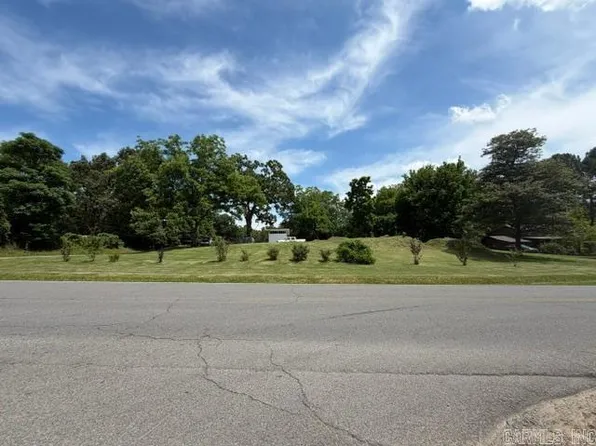 901 S Bridge St, Morrilton, AR 72110
