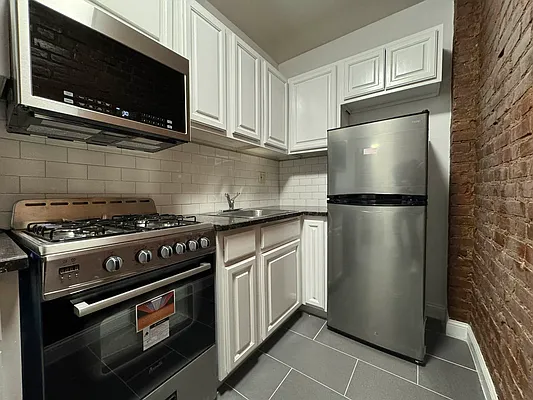 Rented by Gravity Real Estate Advisors | media 1