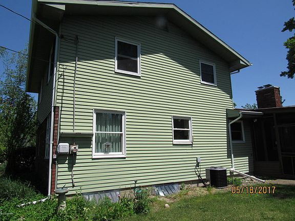3rd image of 3776 Stadium Dr