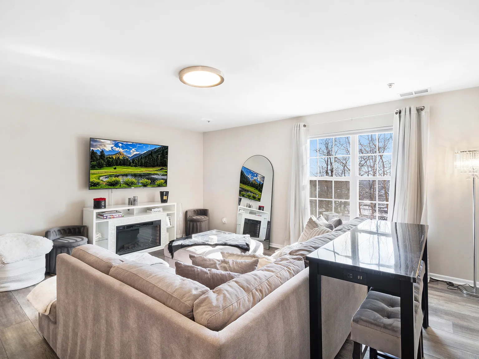 2 bed, $2,495 — Photo 4