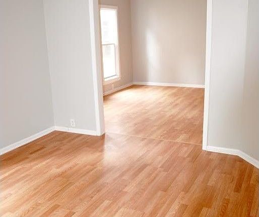 3rd image of 2922 Taylor St NE Unit 2
