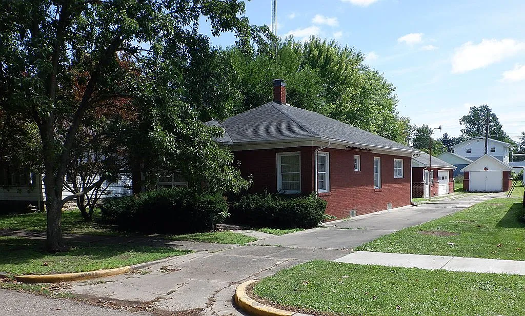 1354 S 5th St photo 1