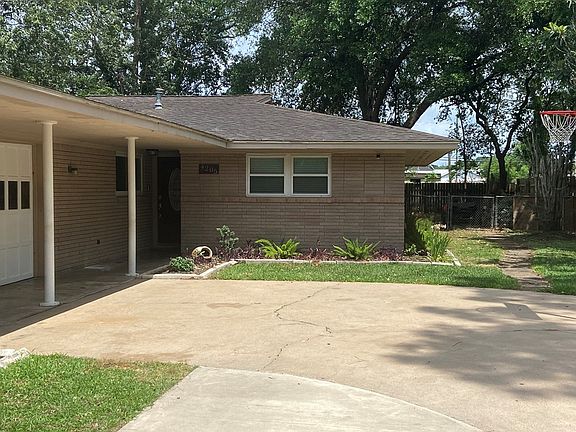 2nd image of 4205 Mockingbird Ln
