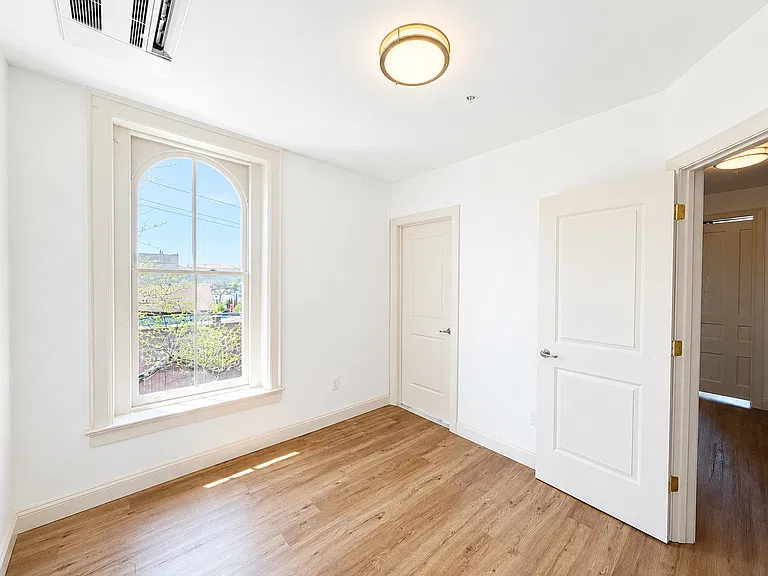 319 Connecticut St #1 — Photo 9