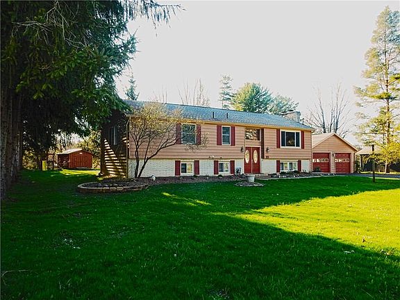 2nd image of 20 Cherry Ln