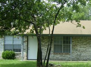420 Oakwood Ln, Arlington, TX 76012