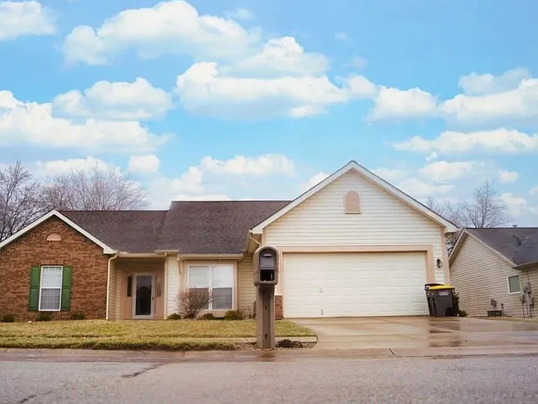 2127 Longspur Dr — Photo 1