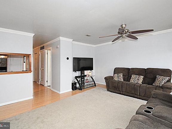 3rd image of 439 Wendover Dr
