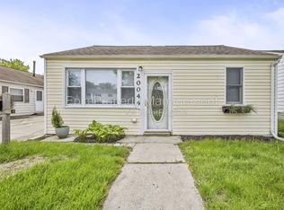 20044 E Eight Mile Rd, Harper Woods, MI 48225