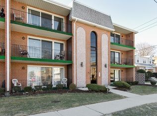 4007 W 105th St APT 1, Oak Lawn, IL 60453