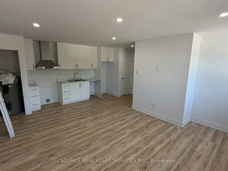 2 Queen St S #6 — Photo 12