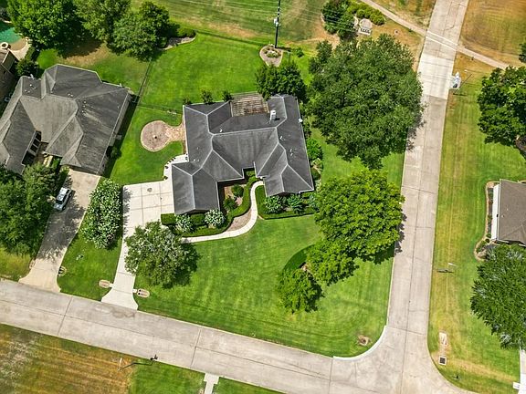2nd image of 4715 Wentworth Dr