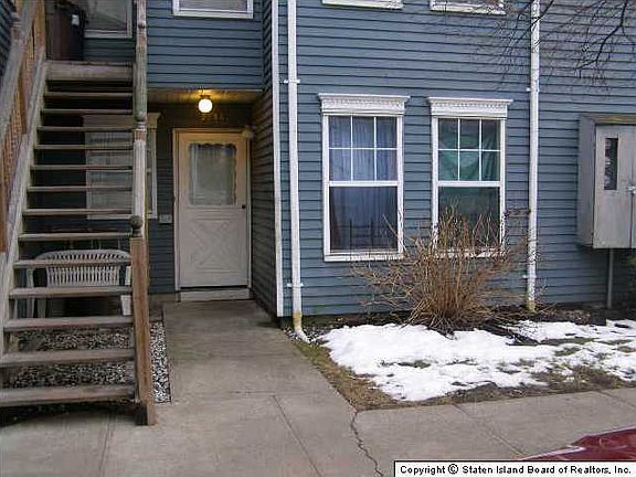 2nd image of 223 Pond Way