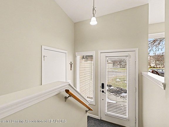 5th image of 1026 Brookside Dr
