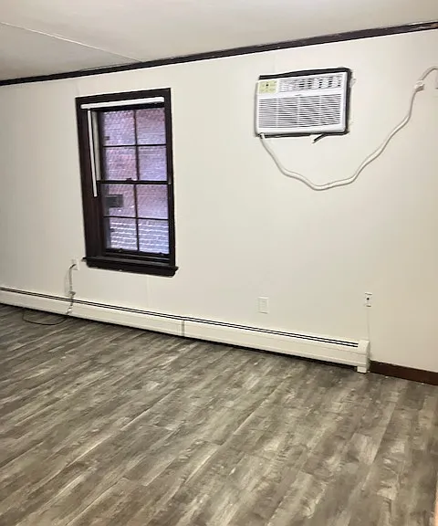 2037 Walnut St #LLM — Photo 3