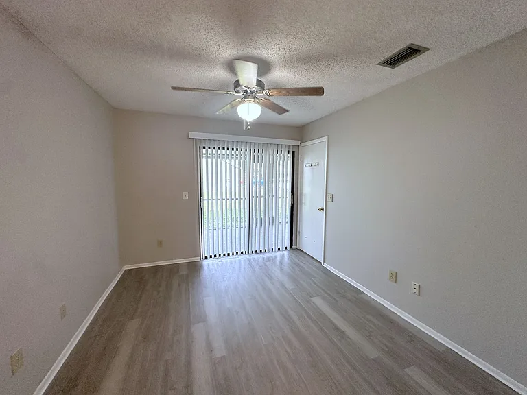 5401 Britwell Ct — Photo 15