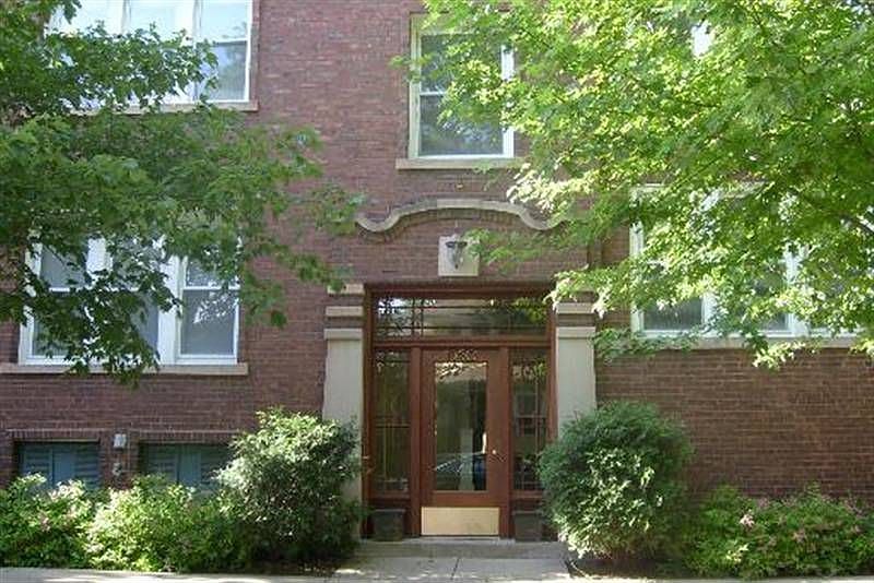 1st image of 1350 W Glenlake Ave #1
