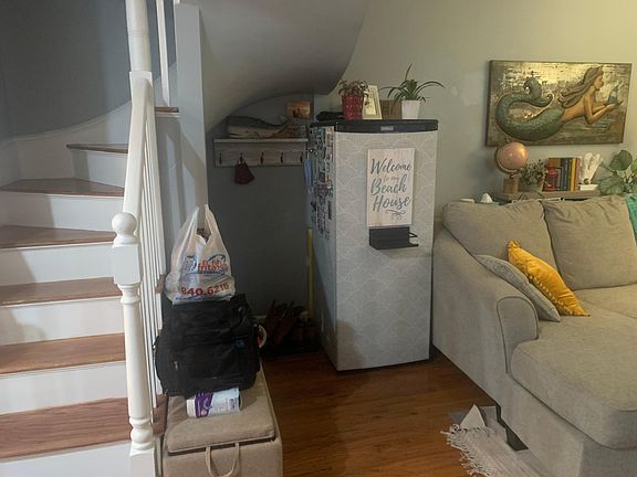 3rd image of 211 Winthrop Shore Dr #4