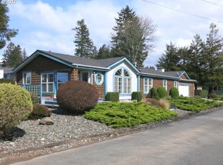 738 3rd St, Brookings, OR 97415