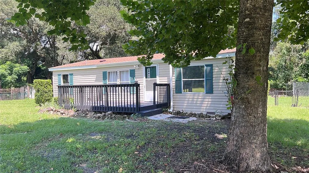 3 bed, 2.0 bath, 880 sqft, $1,550 — Photo 1