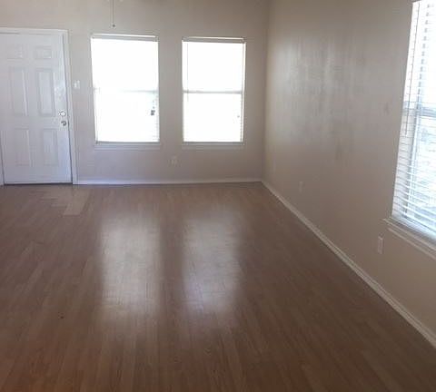 3rd image of 5983 Robinwood St