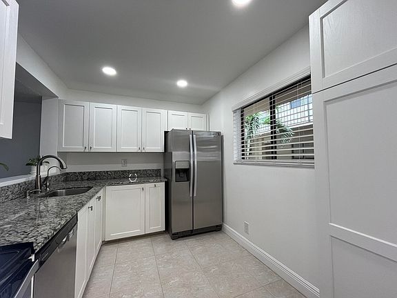5th image of 5160 Las Verdes Circle #222