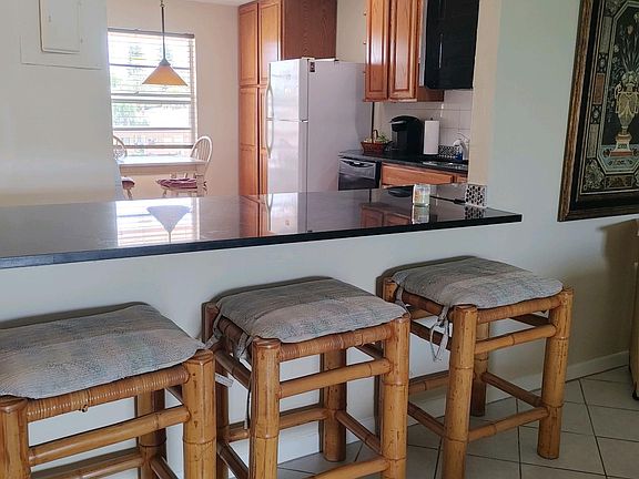 4th image of 1440 NW 20th Ave APT 204