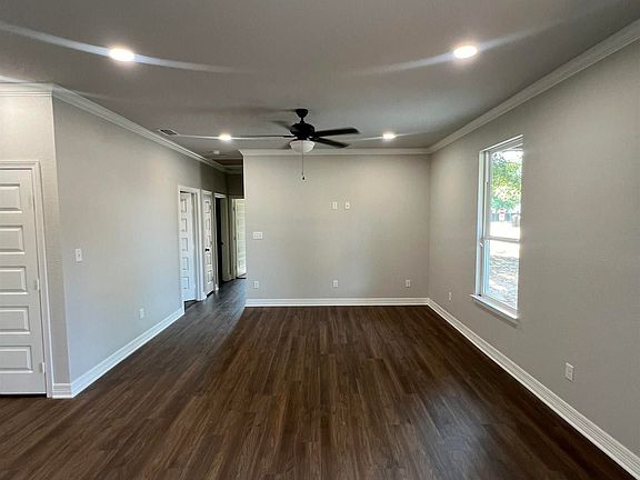 3rd image of 305 W North St