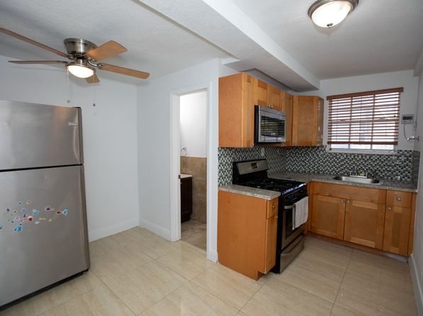 2250 NW 103rd St UNIT B