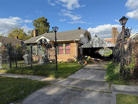 2nd image of 3015 Wentworth St