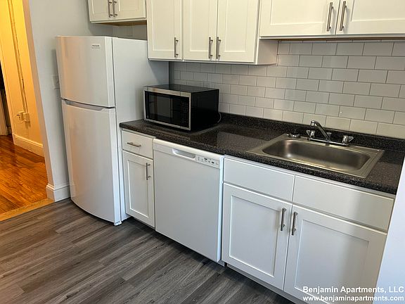 3rd image of 1800 Commonwealth Ave #42