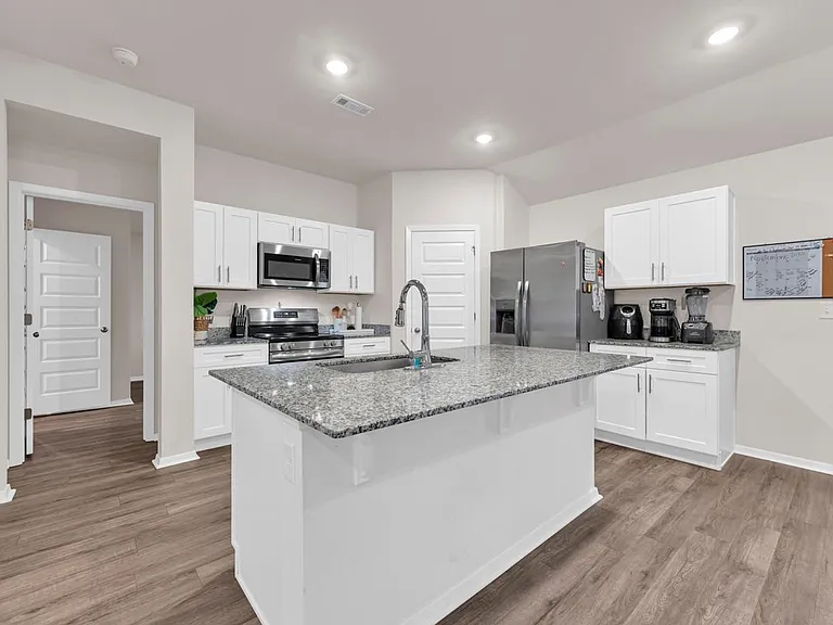 5528 Steamboat Ave — Photo 3