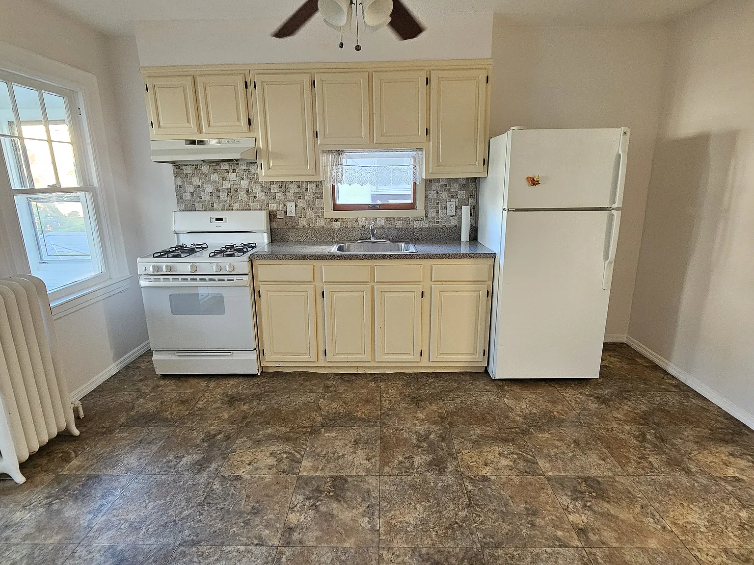 3 bed, $3,100 — Photo 2