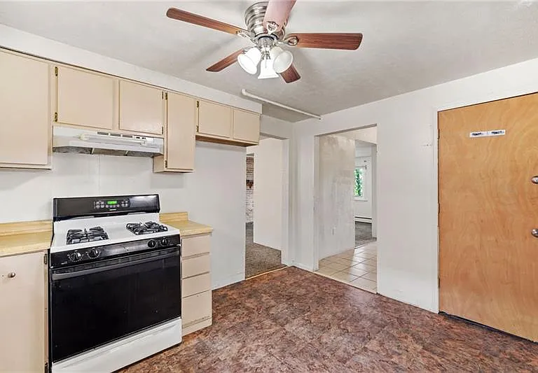 209 E Meyers St — Photo 17