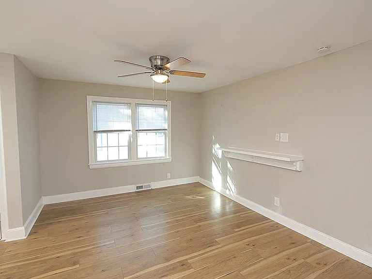 615 Arnette Ave — Photo 8